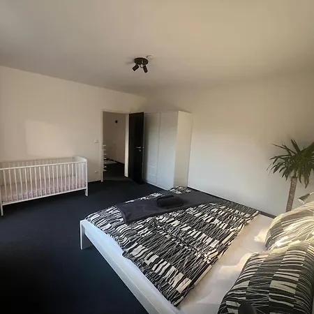 Apartment Renovierte Doppelhaushaelfte In Bester Lage Bottrop