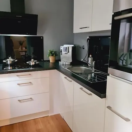 Apartment Renovierte Doppelhaushaelfte In Bester Lage Bottrop