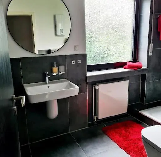 Renovierte Doppelhaushaelfte In Bester Lage Appartement