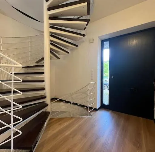 Renovierte Doppelhaushaelfte In Bester Lage Apartamento Bottrop