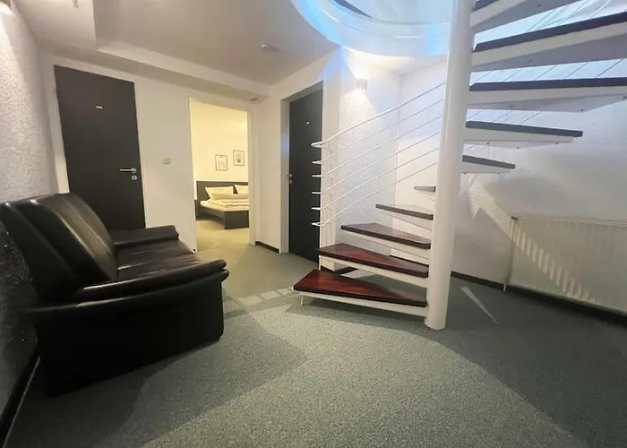 Appartement Renovierte Doppelhaushaelfte In Bester Lage *